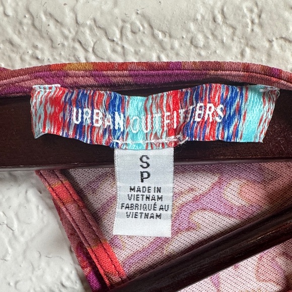 Urban Outfitters Paisley Red Pink Patterned Backless Mini Dress Sz Small - Picture 2 of 8